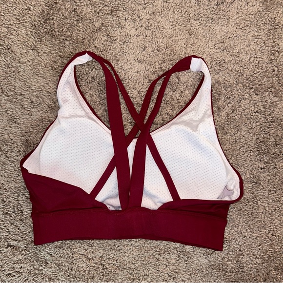 Criss-Cross Strappy Sports Bra - Picture 2 of 4